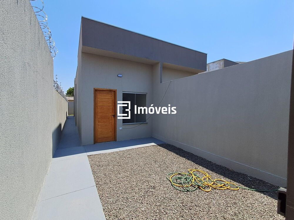 Casa à venda com 2 quartos, 54m² - Foto 2