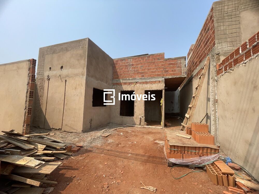 Casa à venda com 2 quartos, 57m² - Foto 1