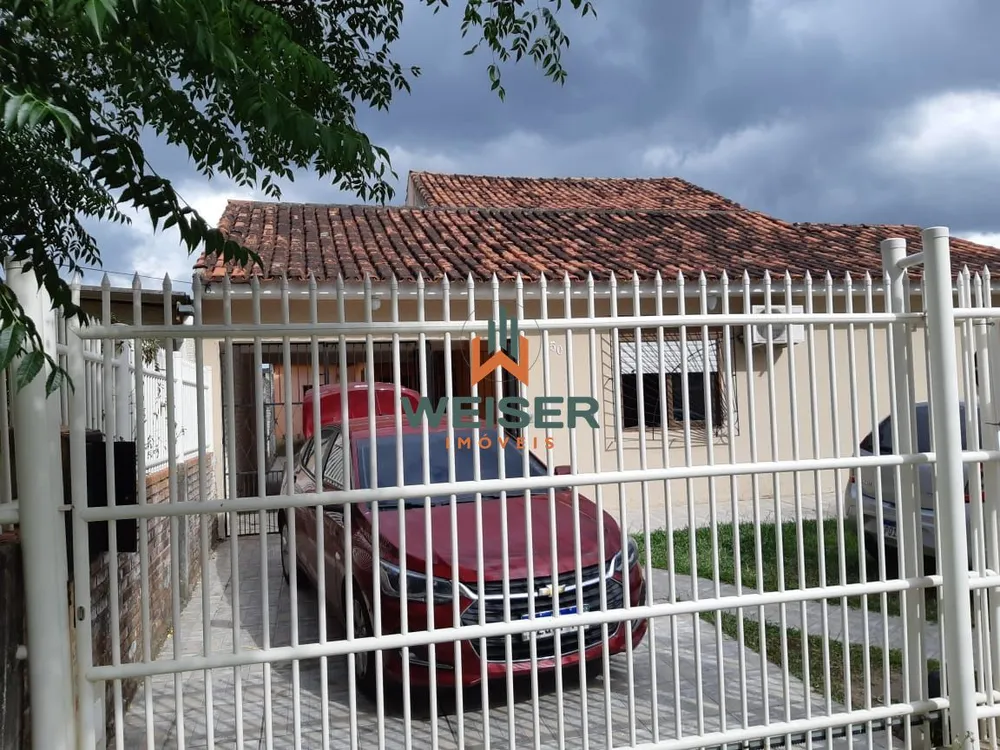 Casa, 5 quartos, 200 m² - Foto 1