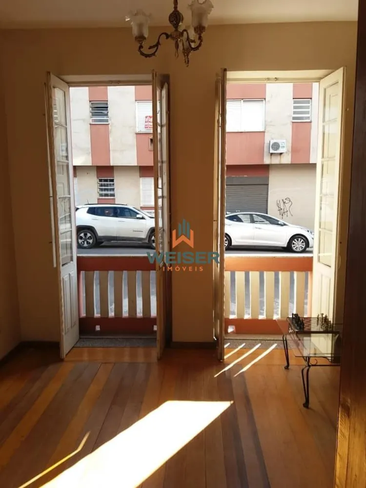 Casa, 4 quartos, 250 m² - Foto 1