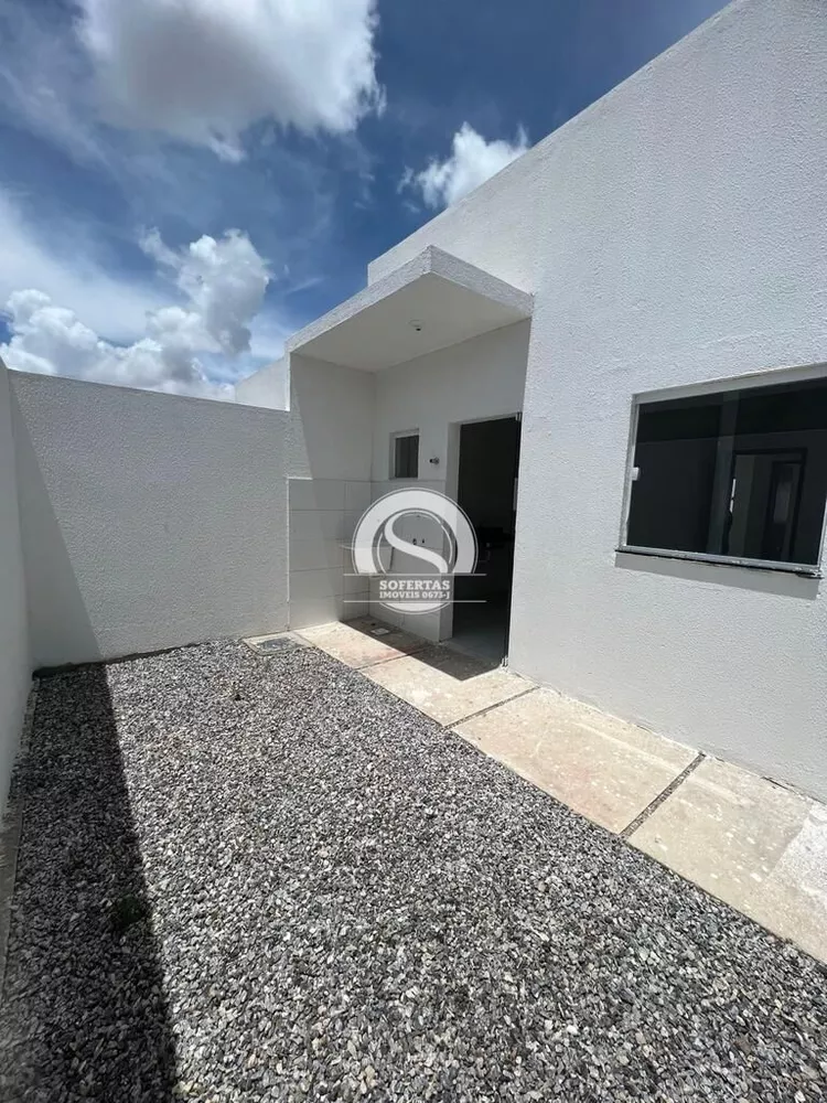 Casa à venda com 2 quartos, 54m² - Foto 2