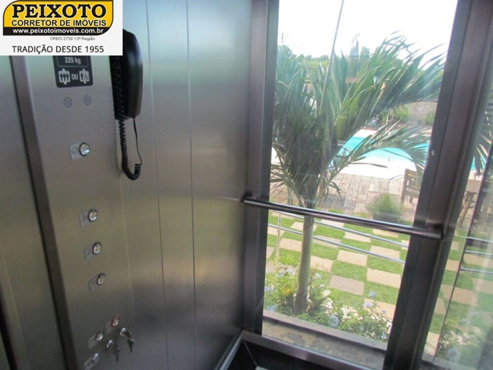Casa à venda com 8 quartos, 750m² - Foto 3