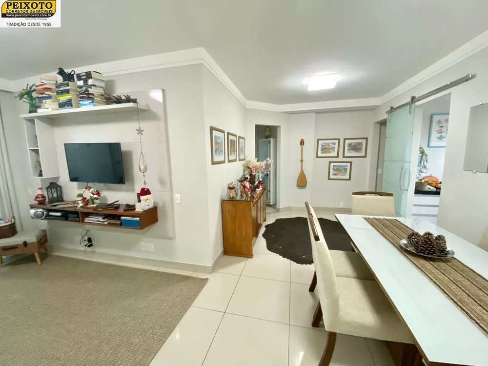 Apartamento à venda com 4 quartos, 240m² - Foto 2