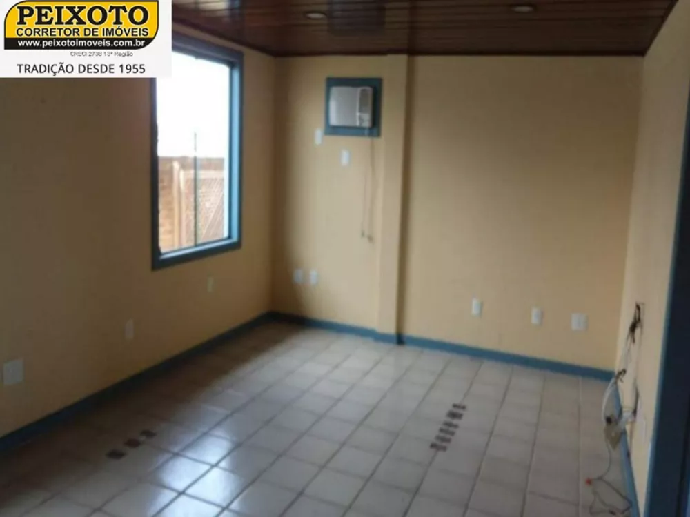 Casa à venda com 3 quartos, 1800m² - Foto 4