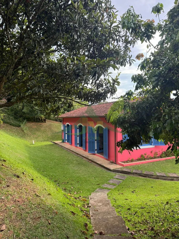 Chácara, 4 quartos, 2854 m² - Foto 1