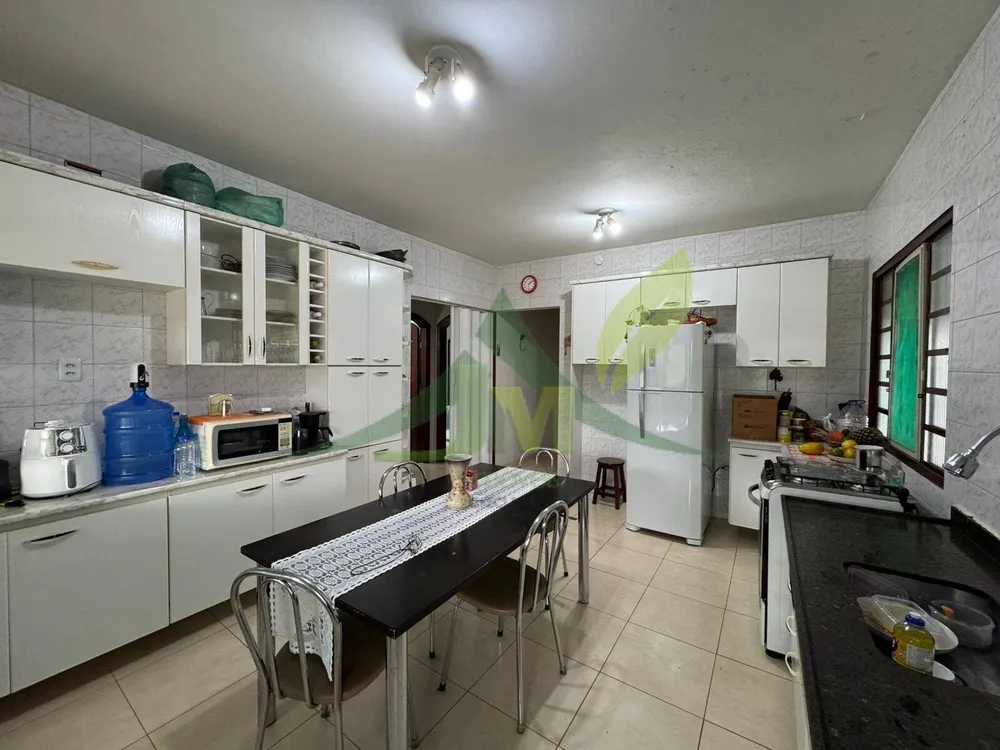 Chácara, 4 quartos, 1020 m² - Foto 2