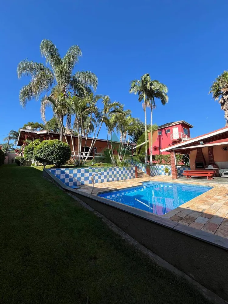 Chácara, 3 quartos, 1236 m² - Foto 1