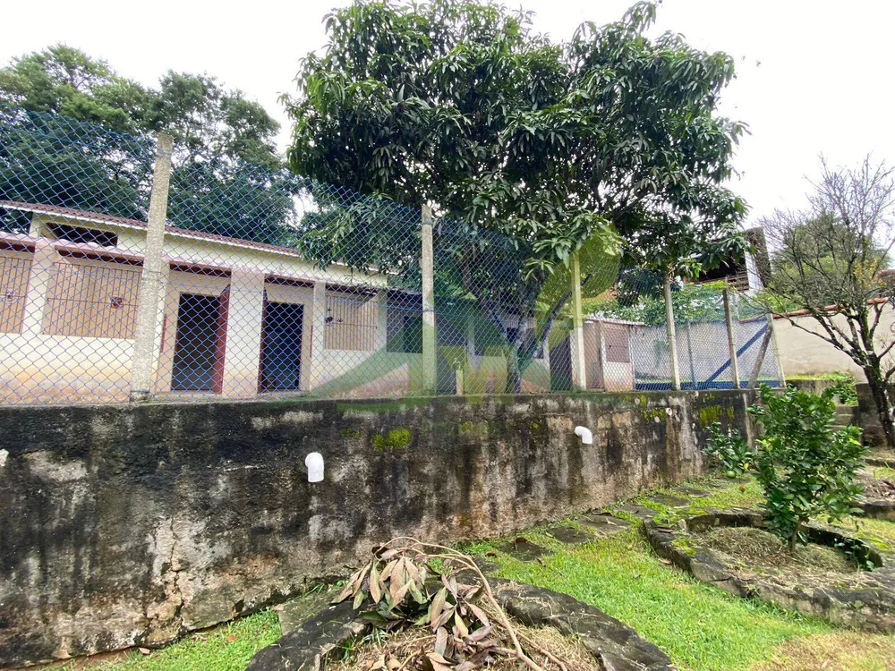 Chácara, 3 quartos, 2170 m² - Foto 1