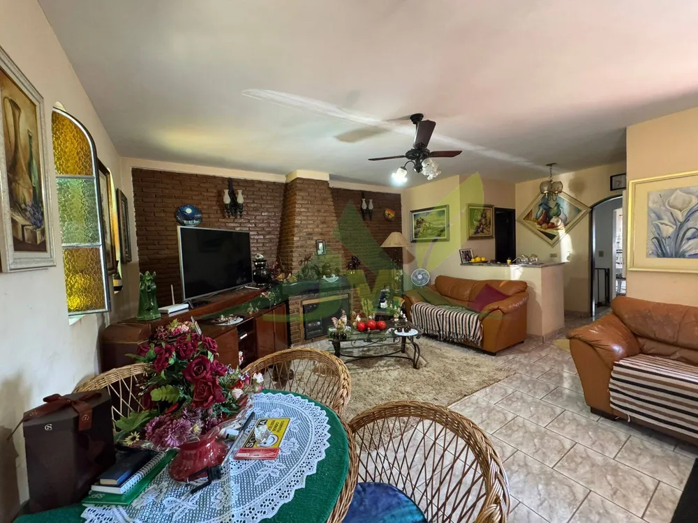 Chácara, 5 quartos, 4560 m² - Foto 1