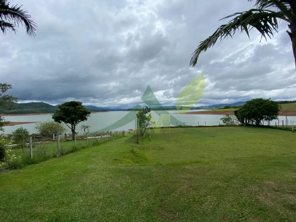 Sítio, 4 quartos, 3000 m² - Foto 1