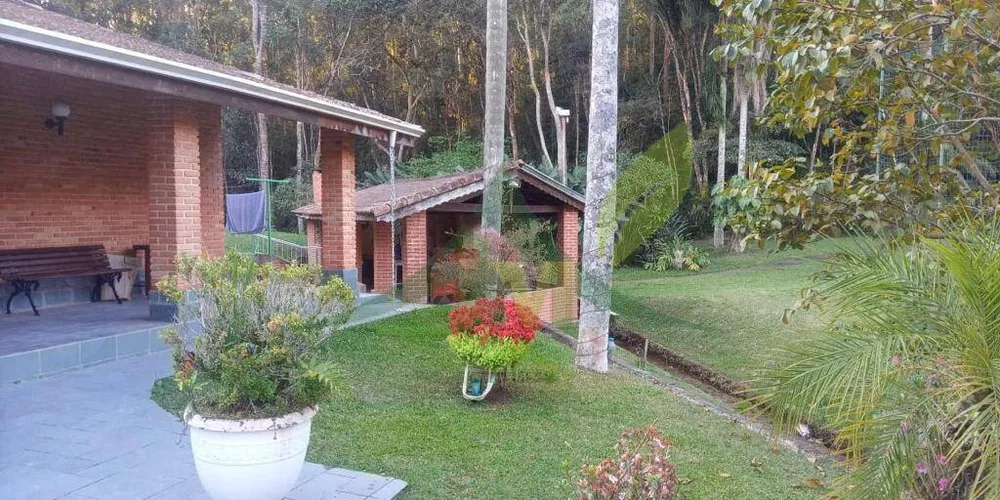 Chácara, 4 quartos, 8820 m² - Foto 1