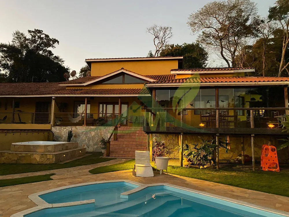 Chácara, 5 quartos, 2784 m² - Foto 1