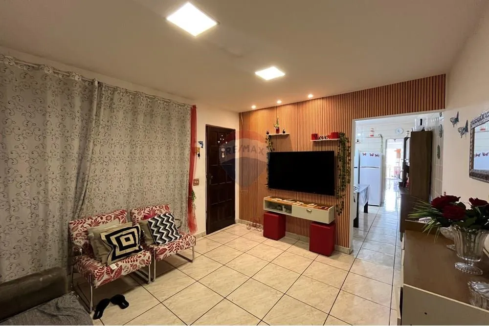 Casa, 5 quartos, 200 m² - Foto 1
