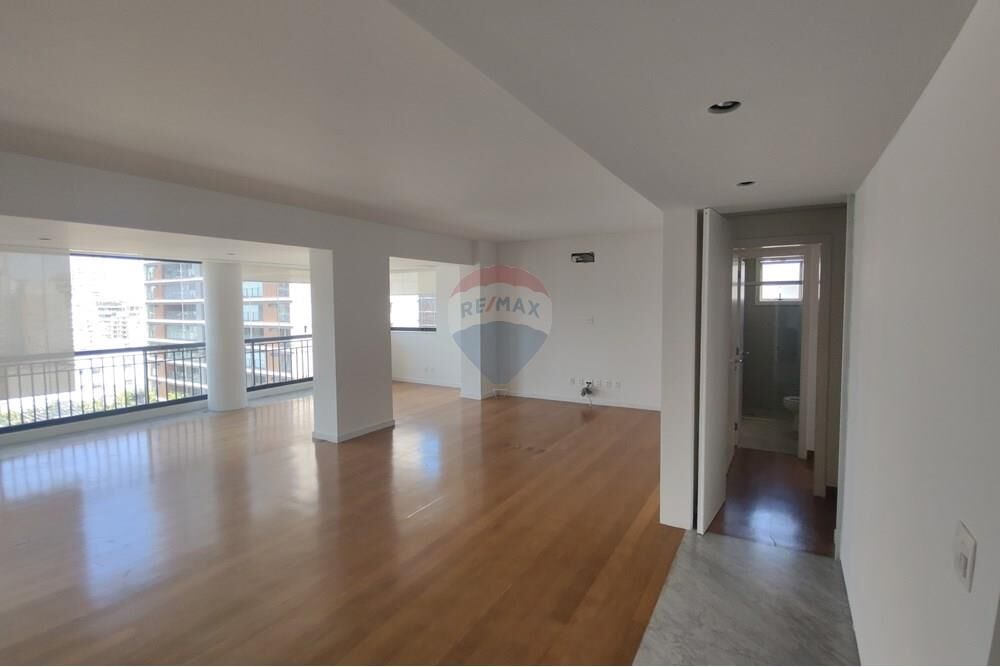 Apartamento para alugar com 3 quartos, 215m² - Foto 3