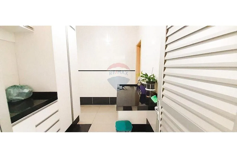 Casa, 3 quartos, 230 m² - Foto 2