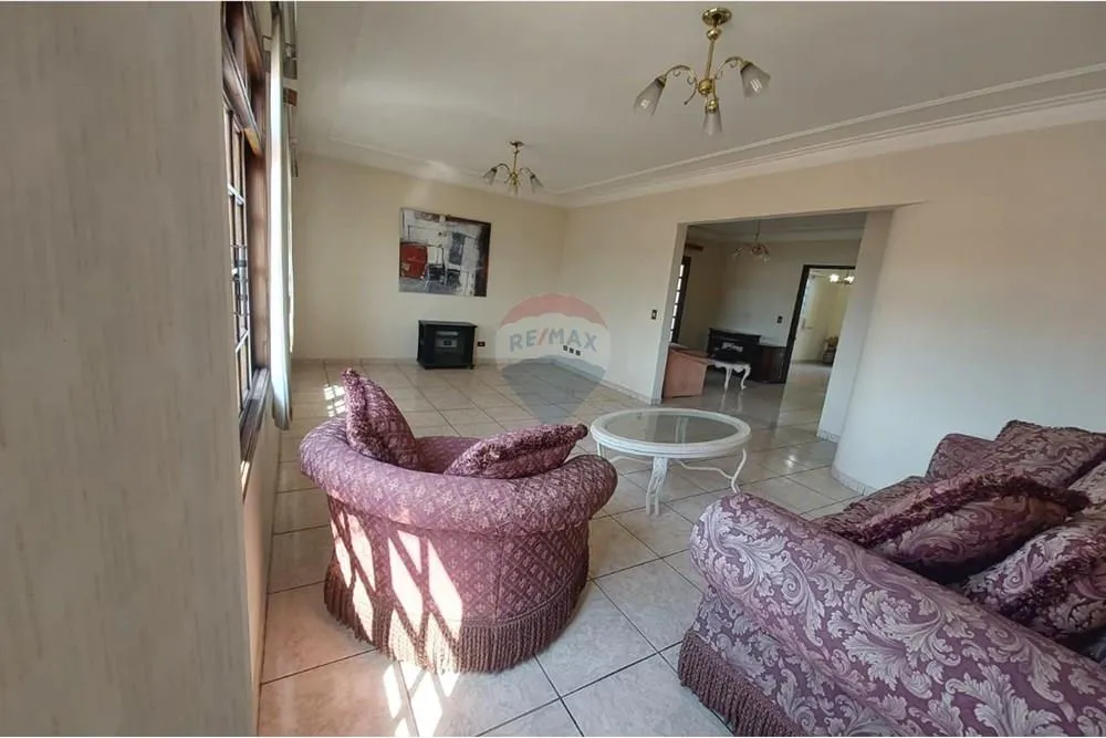 Casa, 5 quartos, 263 m² - Foto 3