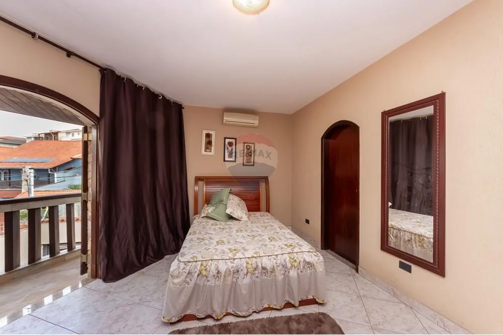 Sobrado, 3 quartos, 245 m² - Foto 1
