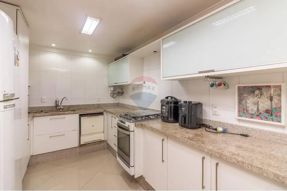 Casa, 3 quartos, 210 m² - Foto 3