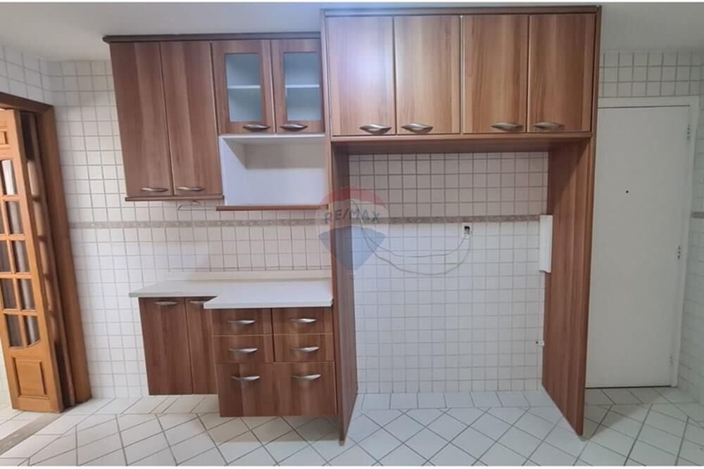 Apartamento para alugar com 3 quartos, 116m² - Foto 4