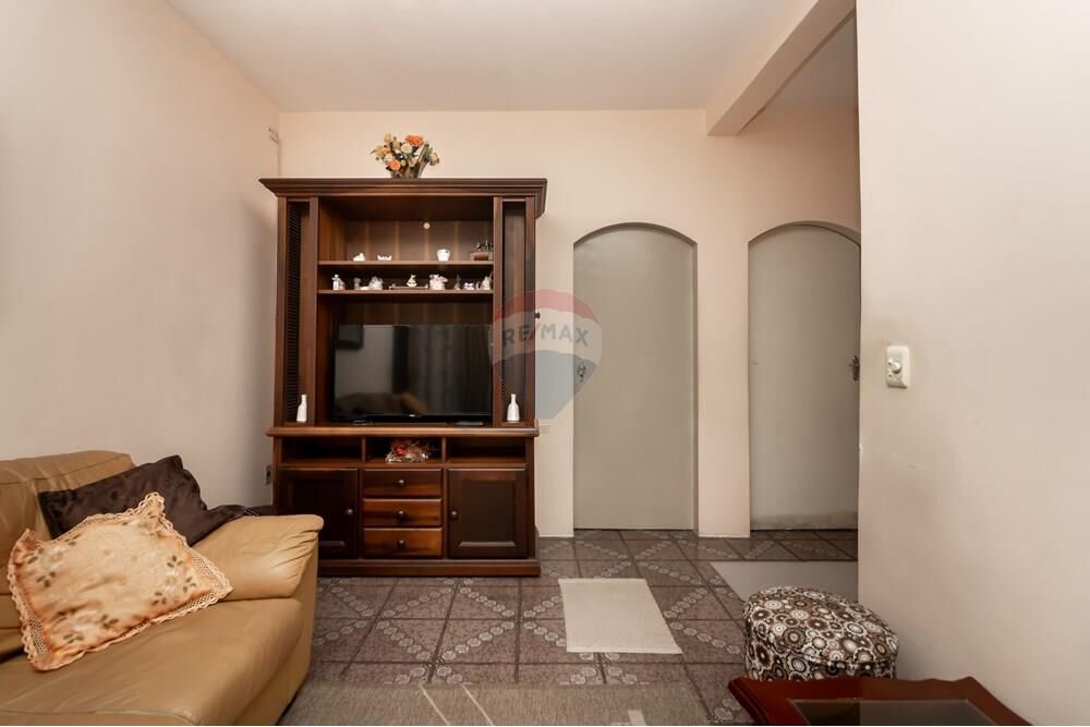 Casa à venda com 2 quartos, 75m² - Foto 4
