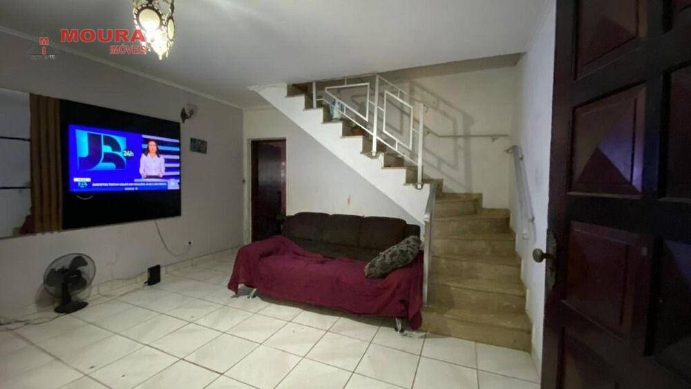 Sobrado à venda com 2 quartos, 200m² - Foto 1