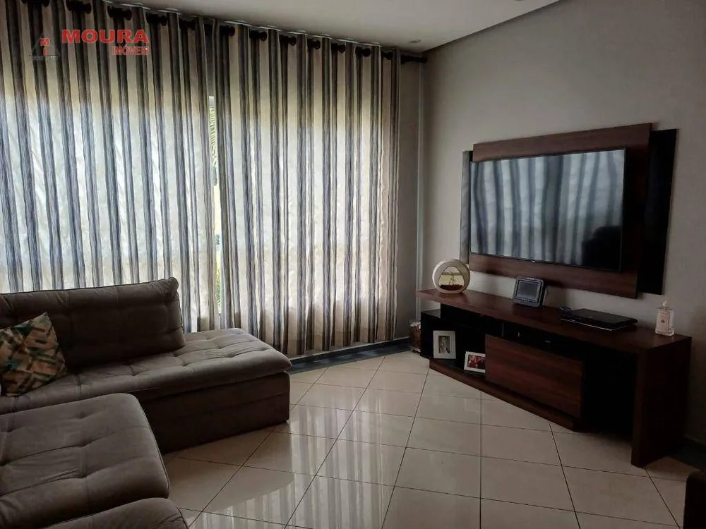 Sobrado, 3 quartos, 215 m² - Foto 1