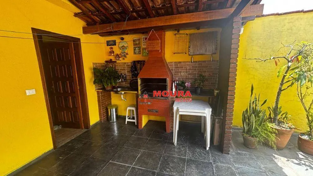 Casa, 4 quartos, 230 m² - Foto 2