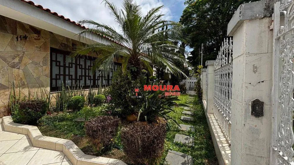 Casa, 3 quartos, 245 m² - Foto 1