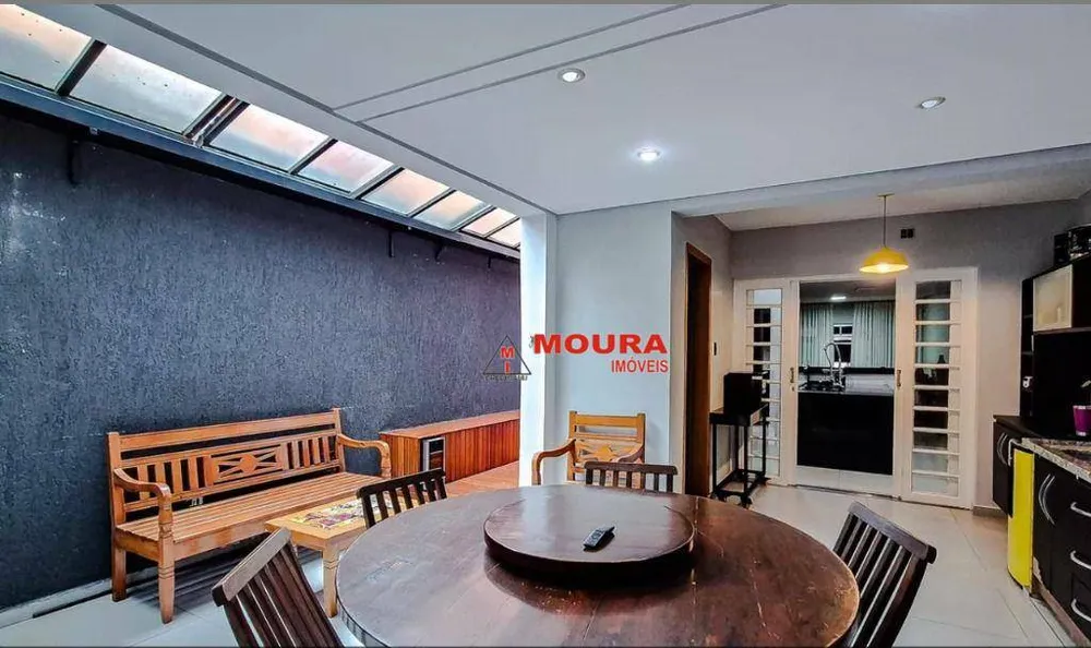 Sobrado, 2 quartos, 237 m² - Foto 1