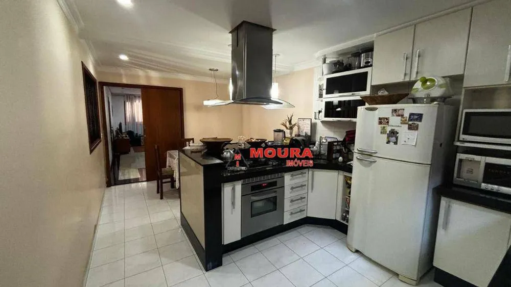 Sobrado, 4 quartos, 244 m² - Foto 1