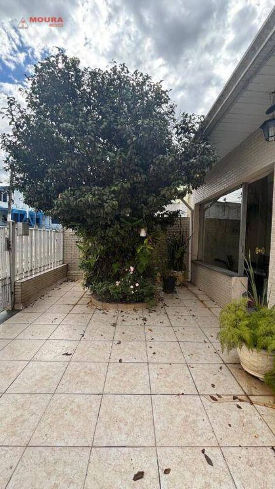 Casa, 6 quartos, 210 m² - Foto 2