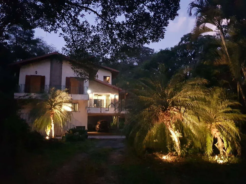 Chácara, 4 quartos, 2400 m² - Foto 1