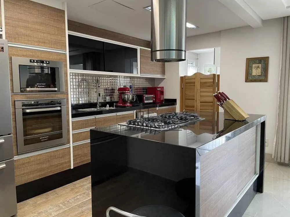 Apartamento, 3 quartos, 131 m² - Foto 1