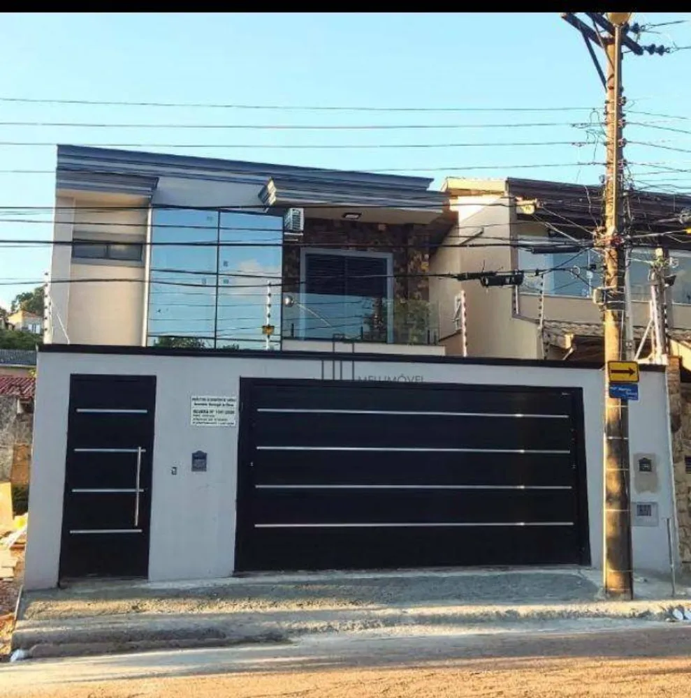 Casa, 3 quartos, 211 m² - Foto 1