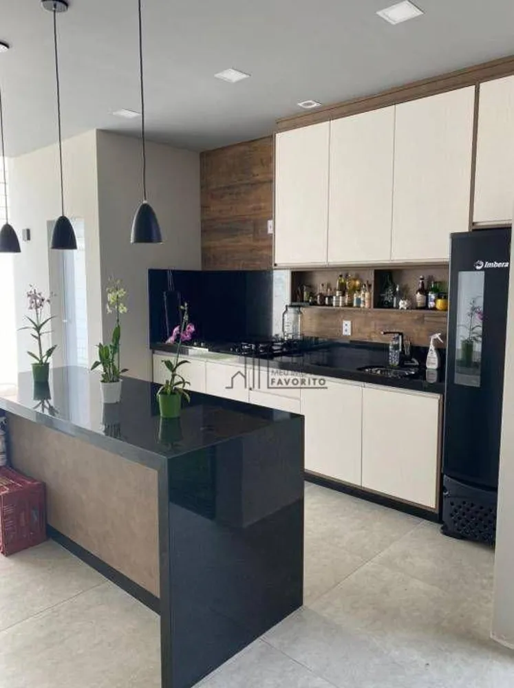 Casa, 3 quartos, 217 m² - Foto 4