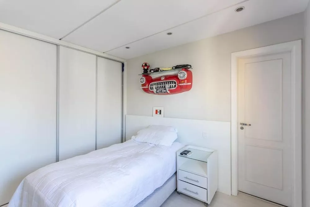 Apartamento, 3 quartos, 240 m² - Foto 1