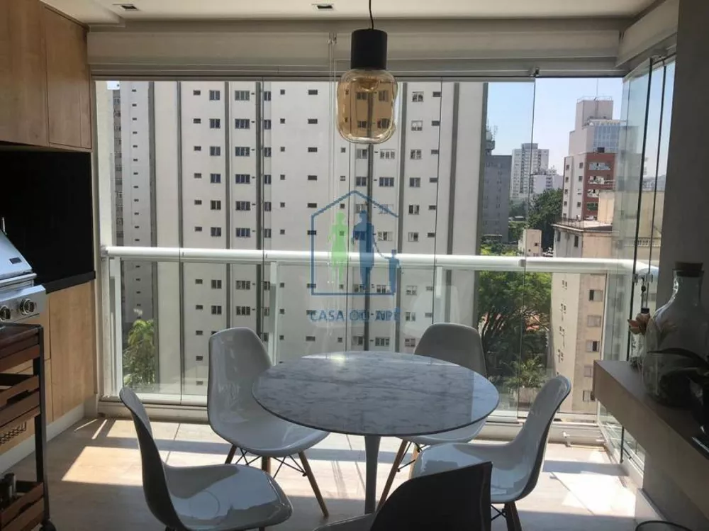 Apartamento à venda com 2 quartos, 70m² - Foto 1