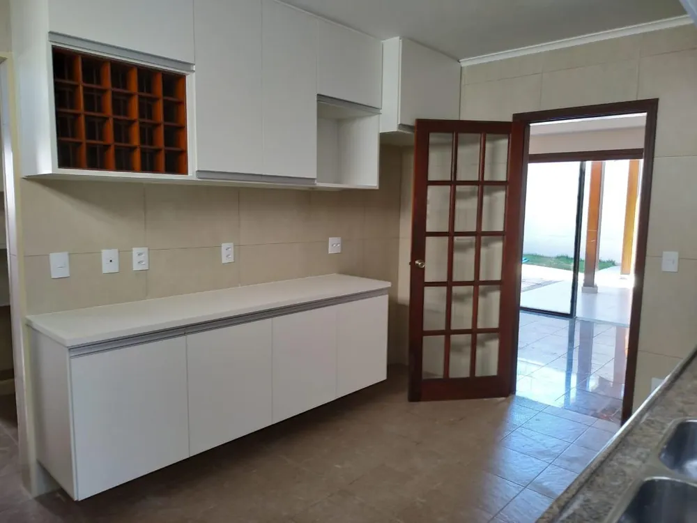 Casa, 4 quartos, 328 m² - Foto 1