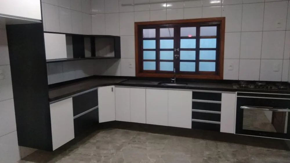 Casa, 3 quartos, 270 m² - Foto 1