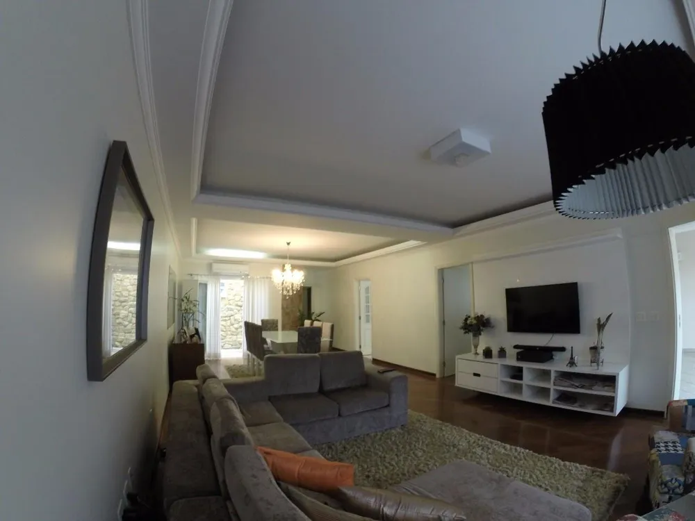 Casa, 3 quartos, 206 m² - Foto 2