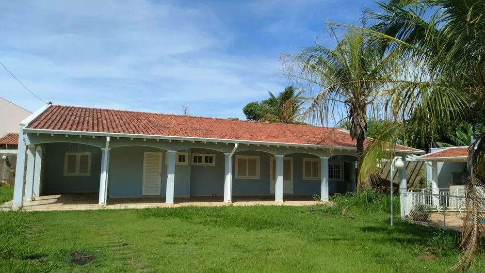 Casa à venda com 2 quartos, 300m² - Foto 1