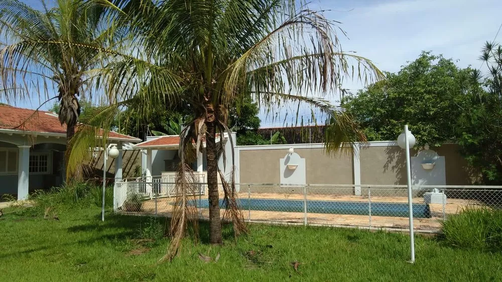 Casa à venda com 2 quartos, 300m² - Foto 2