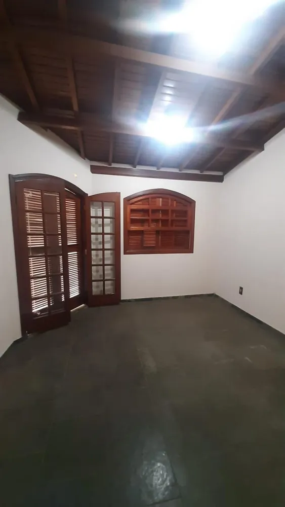 Casa, 3 quartos, 250 m² - Foto 1