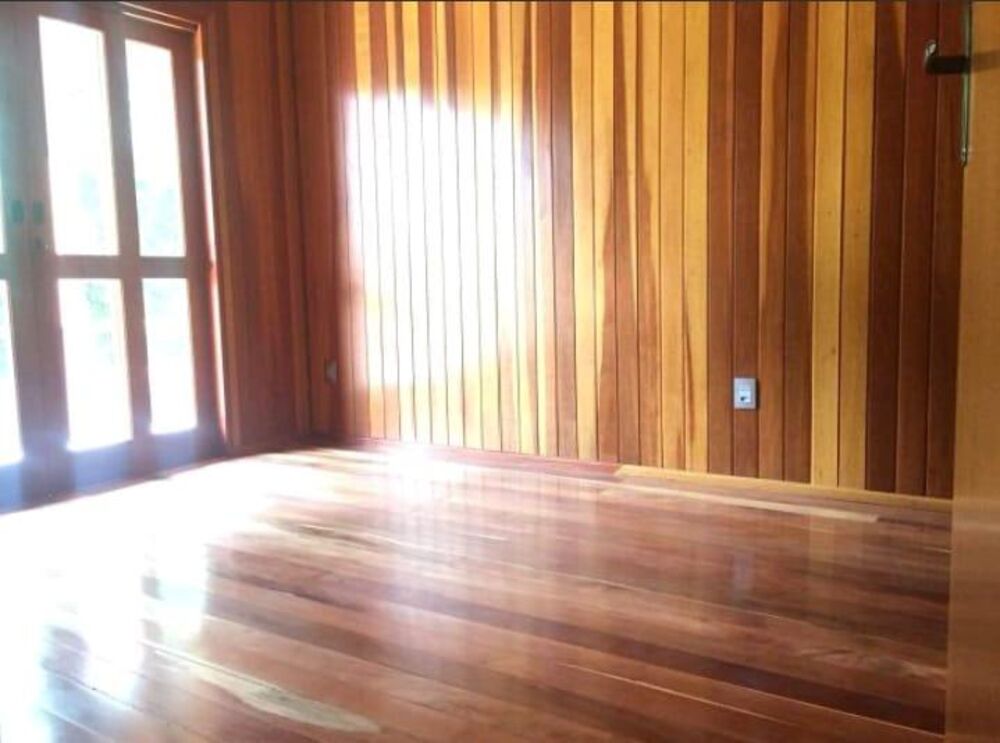 Casa de Condomínio à venda com 3 quartos, 220m² - Foto 2