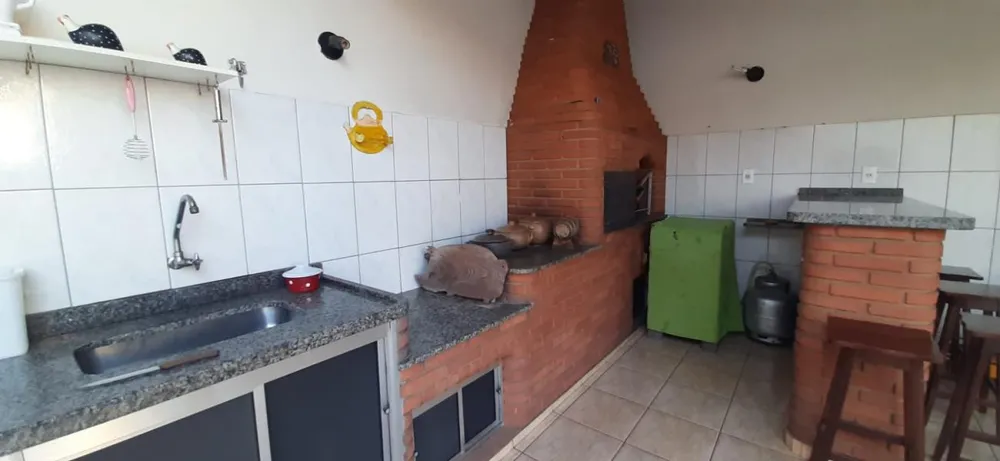 Casa, 4 quartos, 240 m² - Foto 1