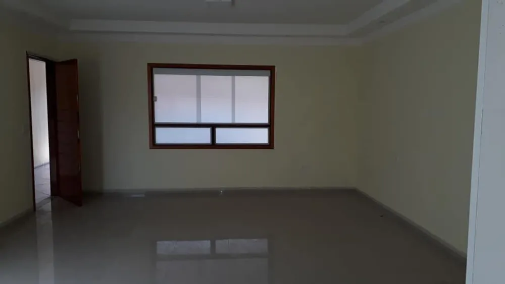 Casa, 3 quartos, 240 m² - Foto 2