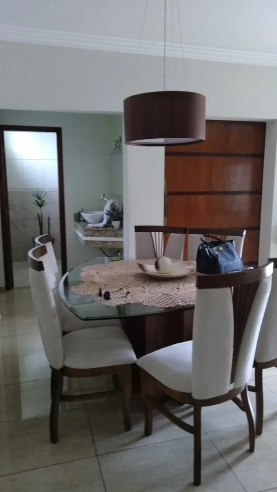 Casa, 3 quartos, 200 m² - Foto 2