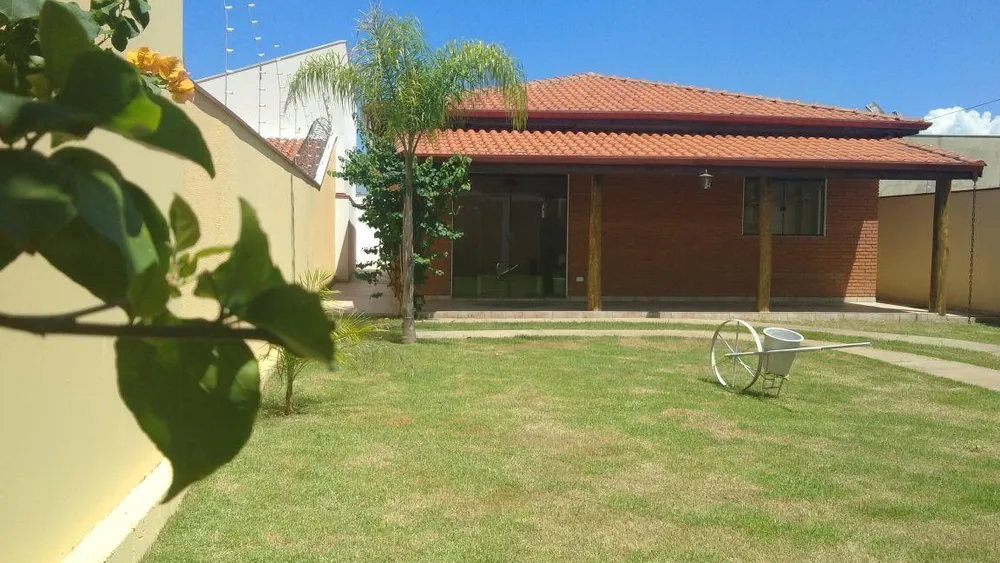 Casa, 3 quartos, 200 m² - Foto 1