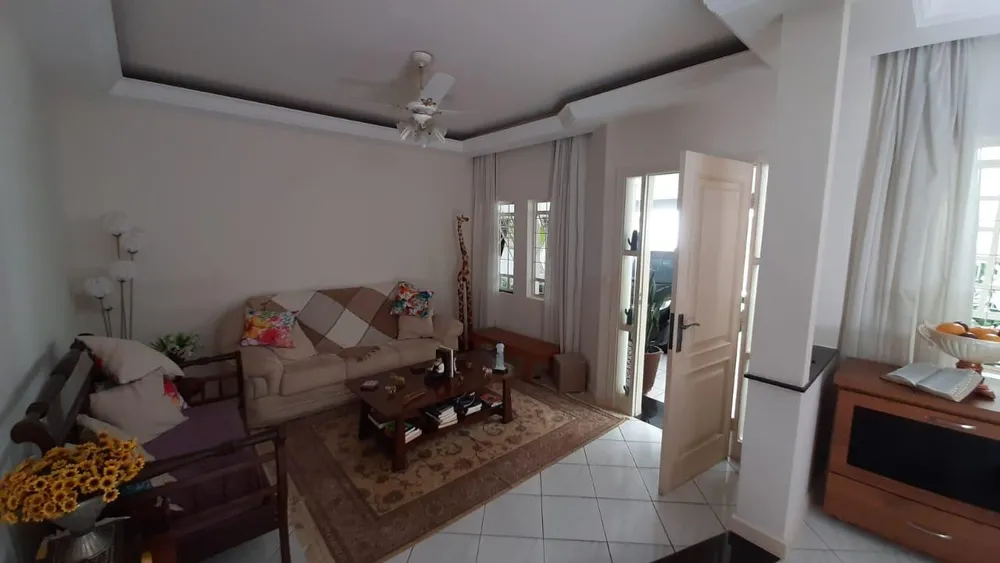Casa, 4 quartos, 294 m² - Foto 1