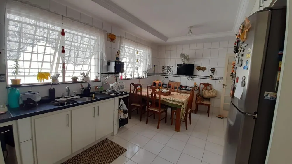 Casa, 4 quartos, 294 m² - Foto 2